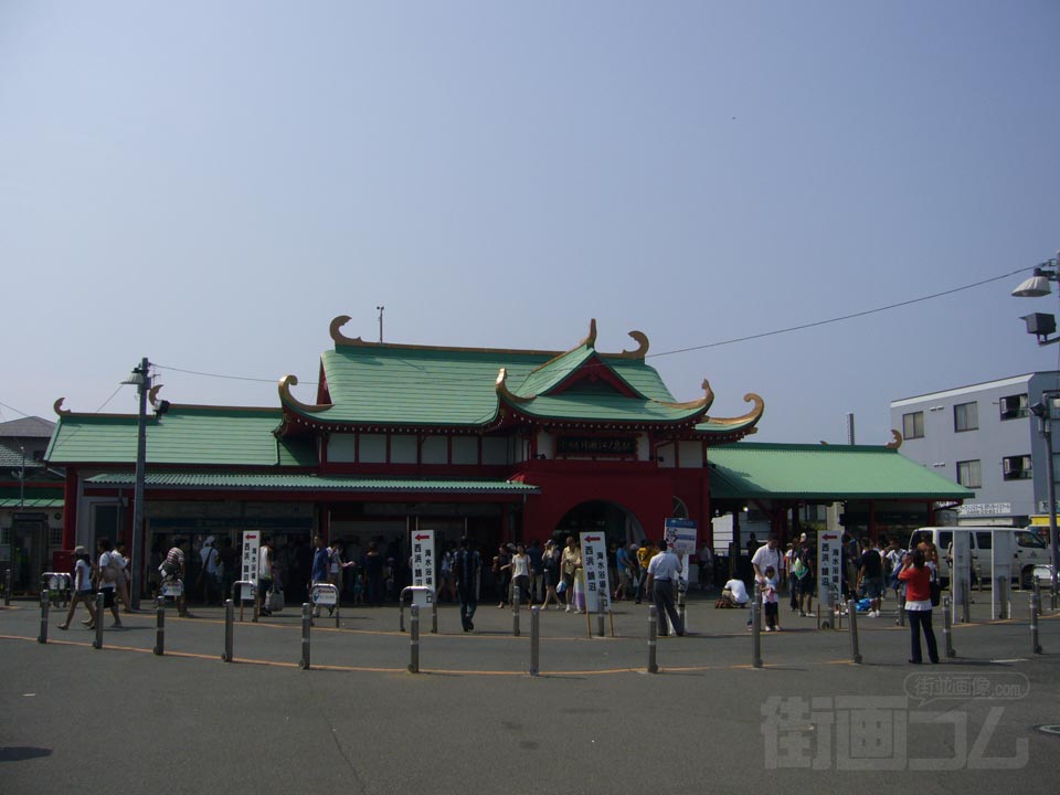 小田急片瀬江ノ島駅前
