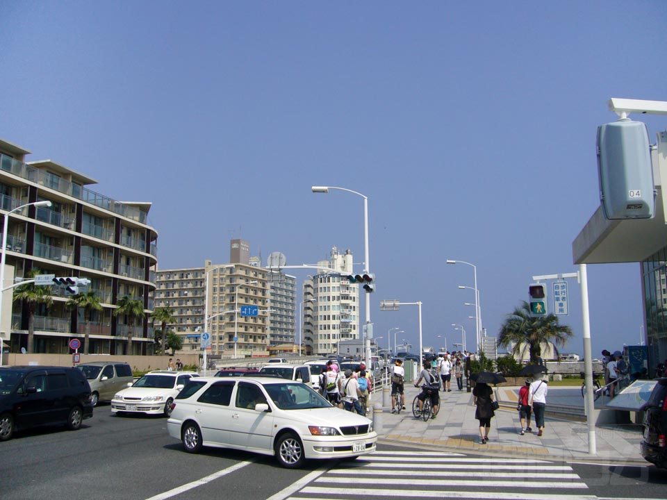 片瀬江ノ島駅入口交差点