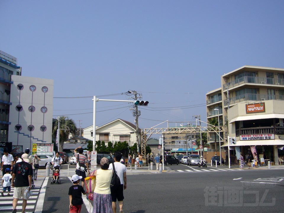 片瀬江ノ島駅入口交差点