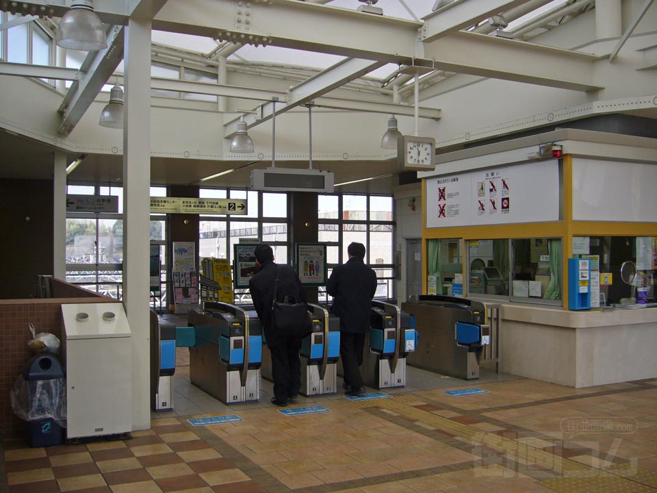 小田急黒川駅改札口写真画像