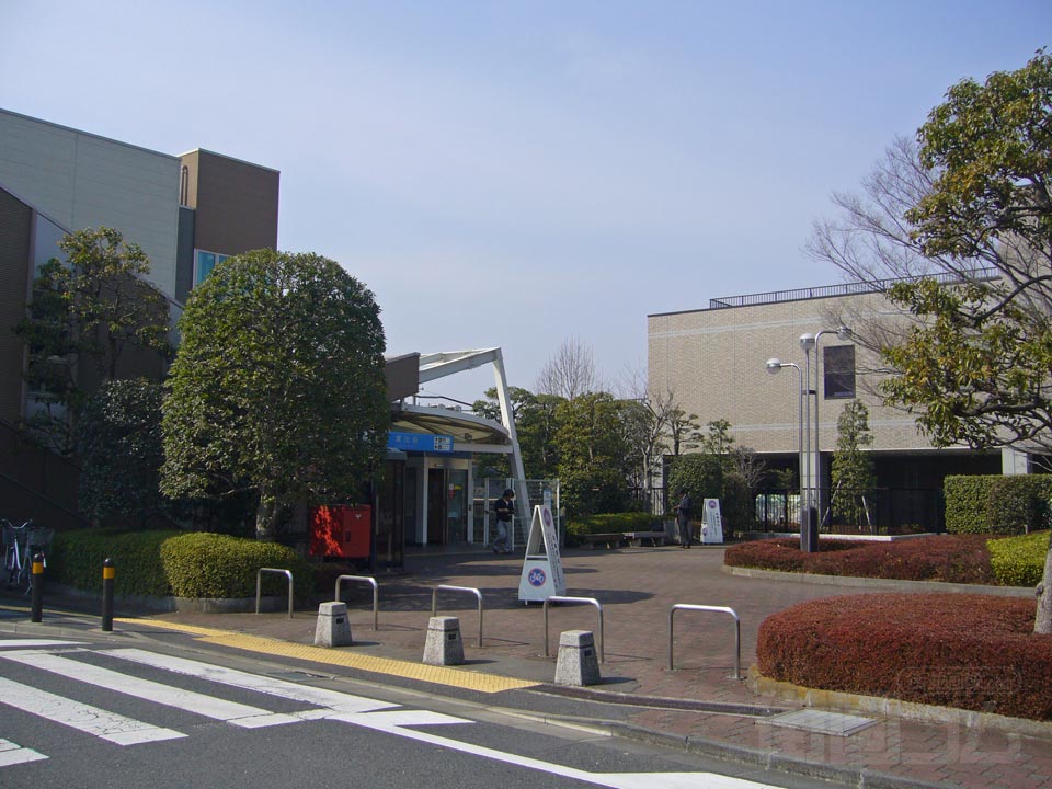 小田急黒川駅北口前写真画像