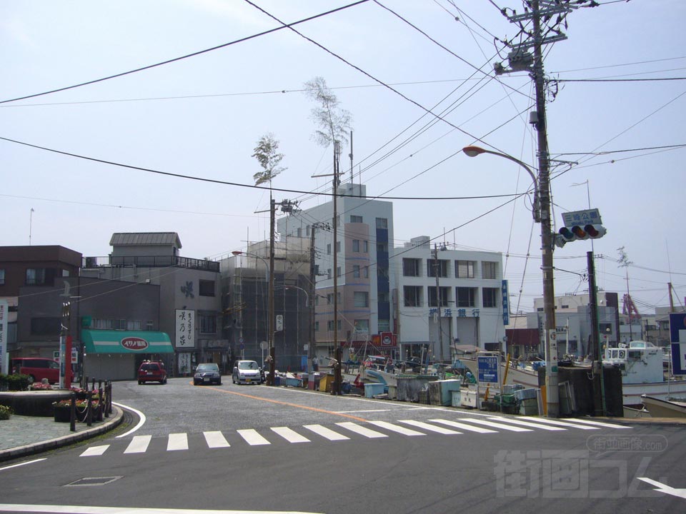 三崎公園交差点写真画像