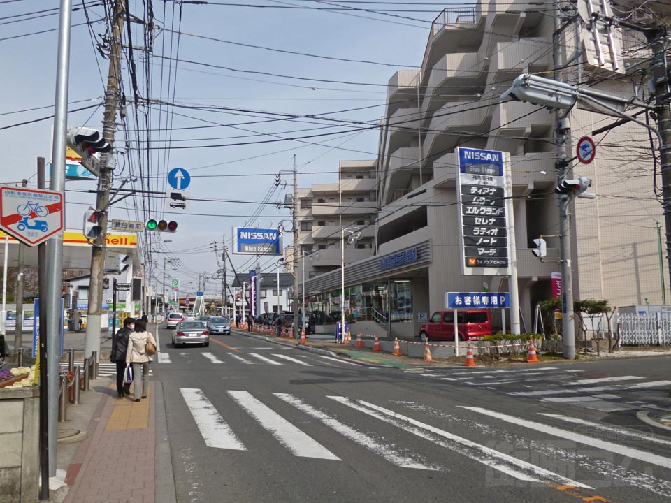 瀬谷署前交差点写真画像