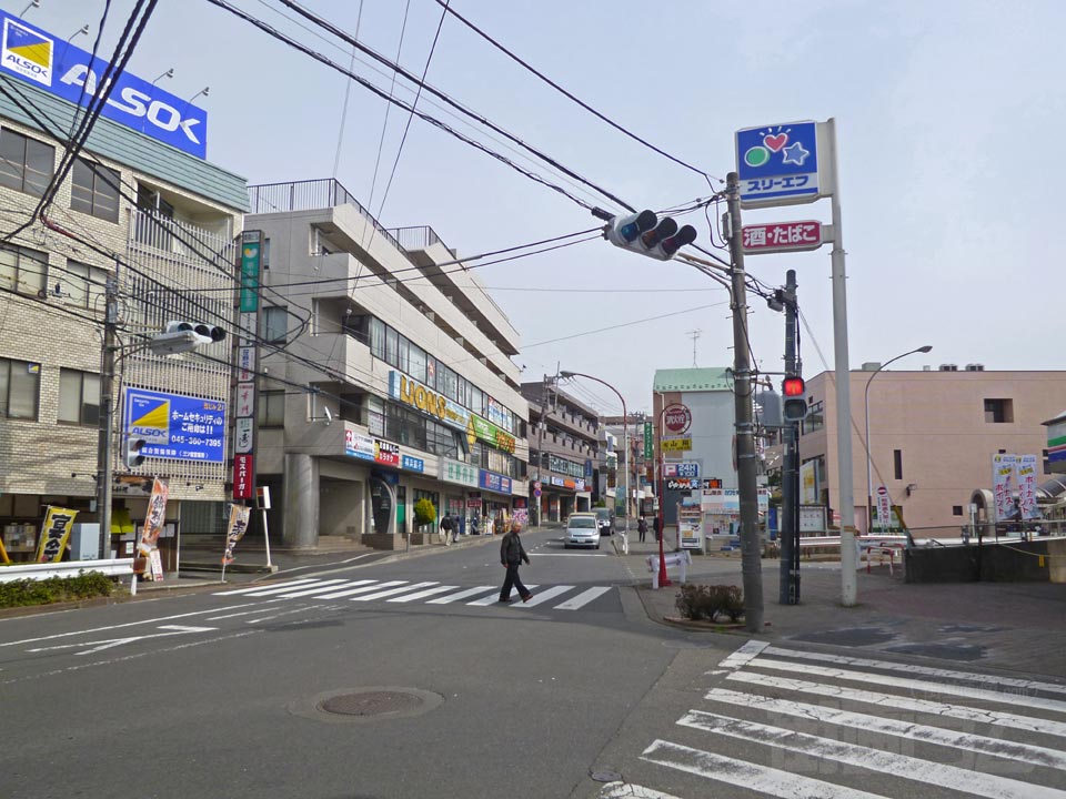 相鉄三ツ境駅北口前写真画像