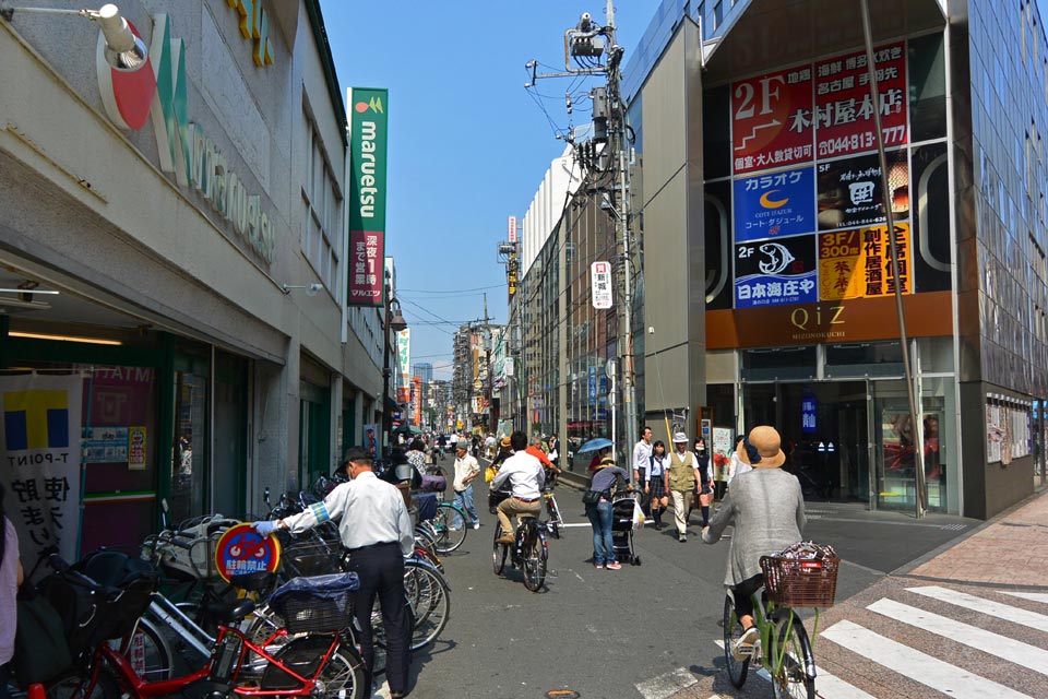 東急溝の口駅前交差点写真画像