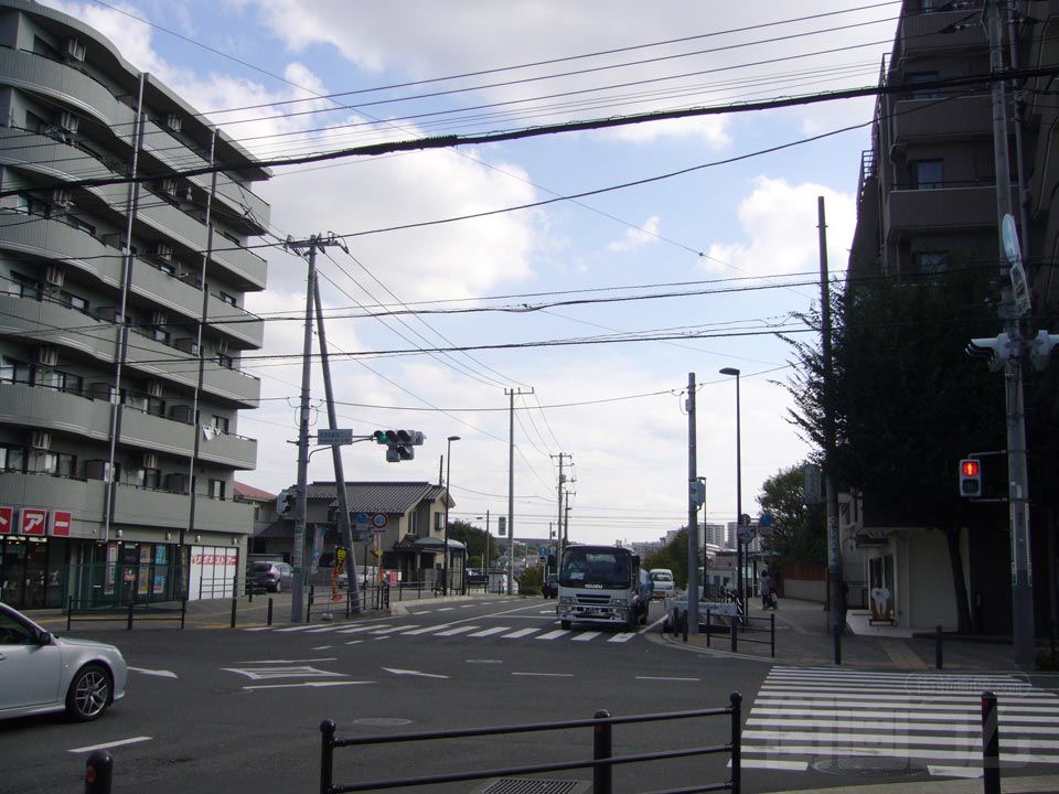 長津田駅南口入口交差点