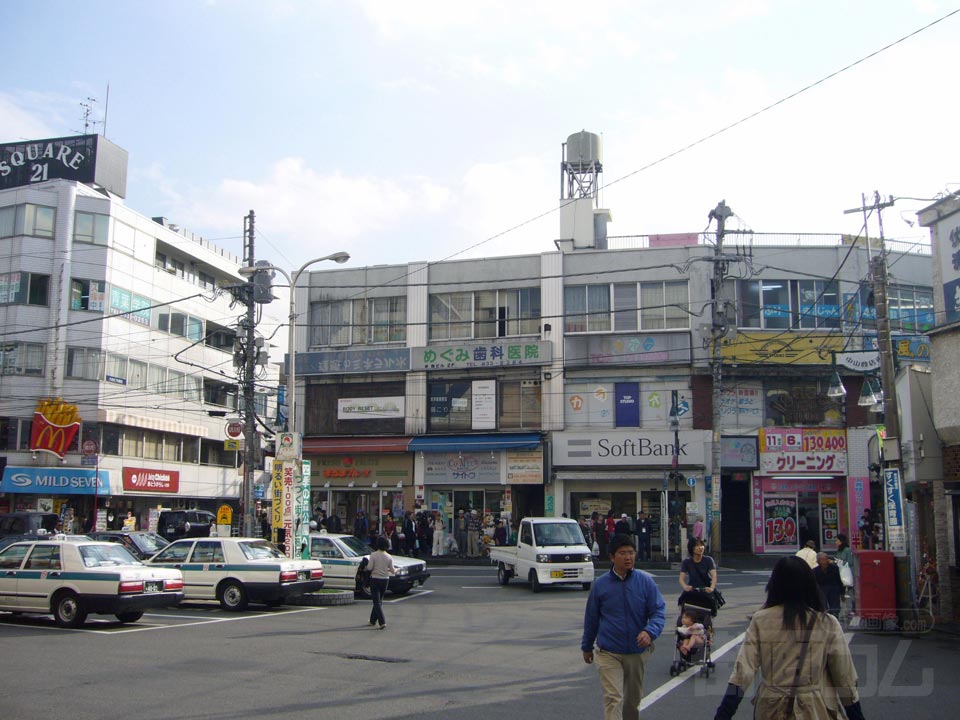 中山駅前南口写真画像