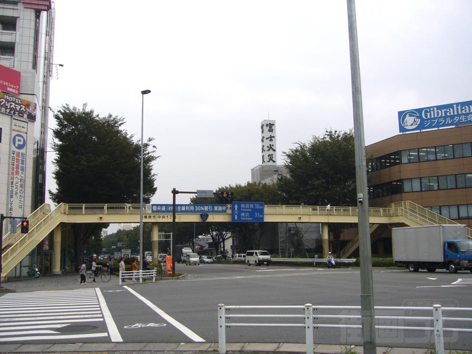 相模原駅入口交差点