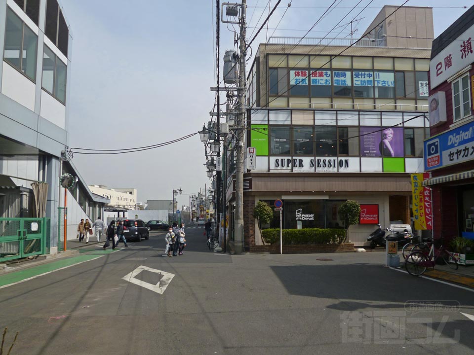 相鉄瀬谷駅南口前写真画像