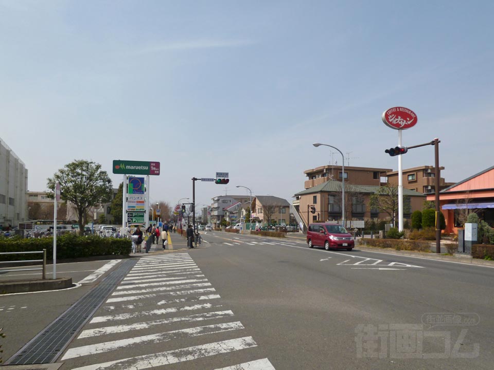 瀬谷駅北口前交差点写真画像