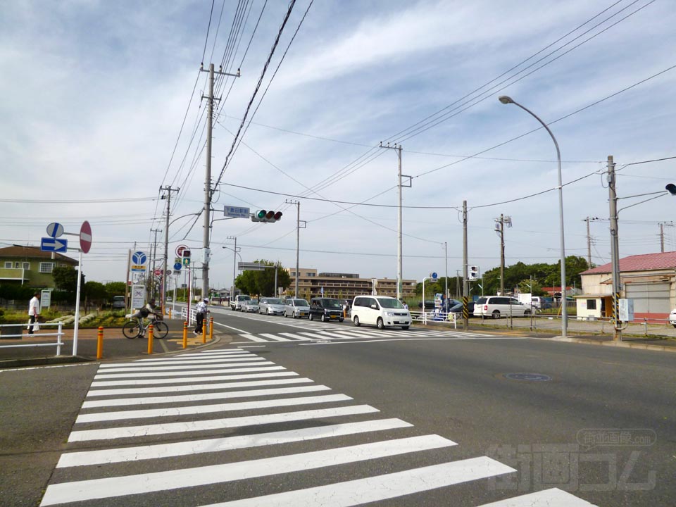 下飯田駅前交差点写真画像