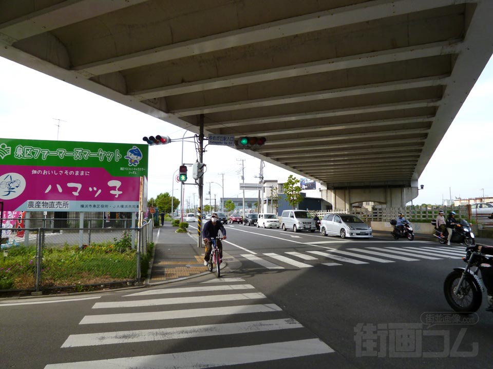 ゆめが丘駅入口交差点写真画像