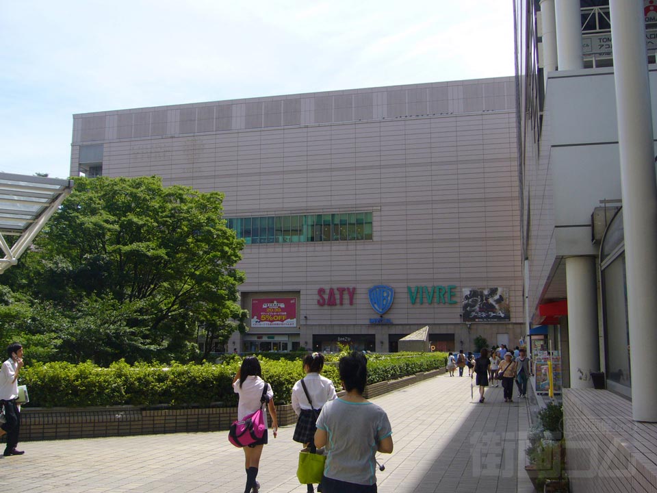 小田急新百合ヶ丘駅南口前写真画像
