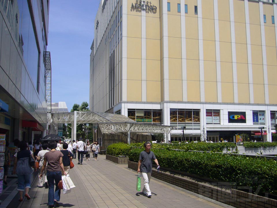 小田急新百合ヶ丘駅南口前写真画像