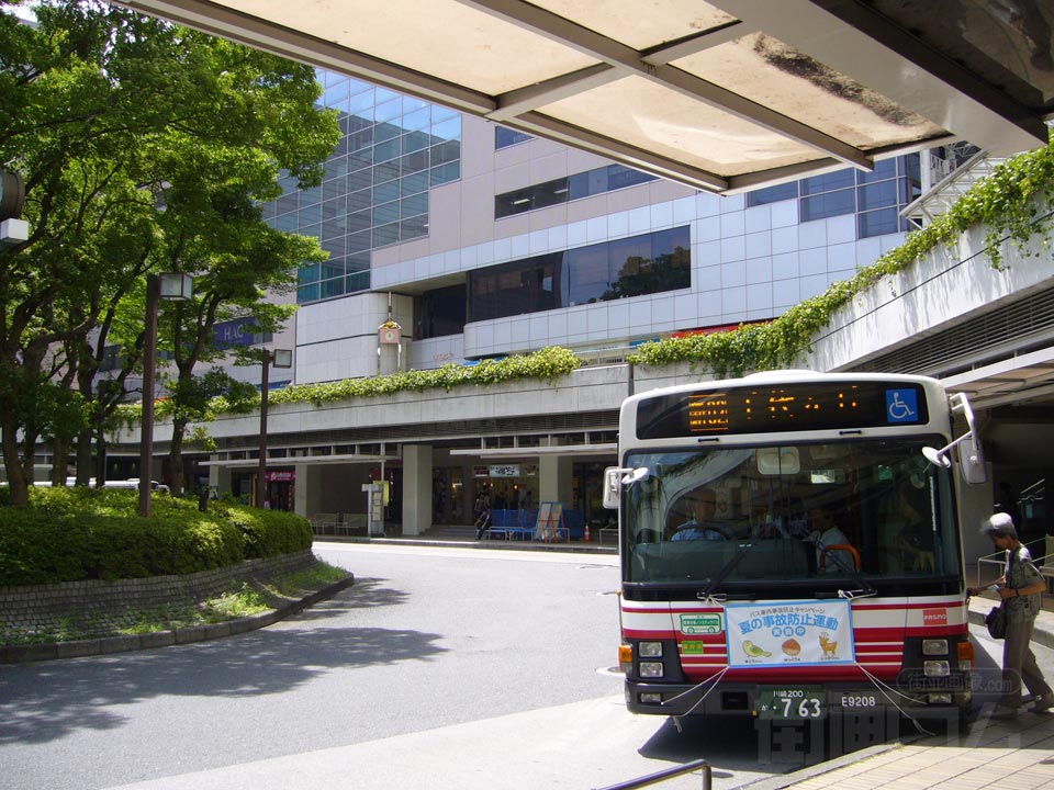 新百合ヶ丘駅バスターミナル写真画像