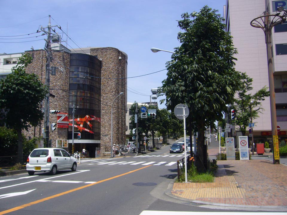 小田急新百合ヶ丘駅北口前写真画像