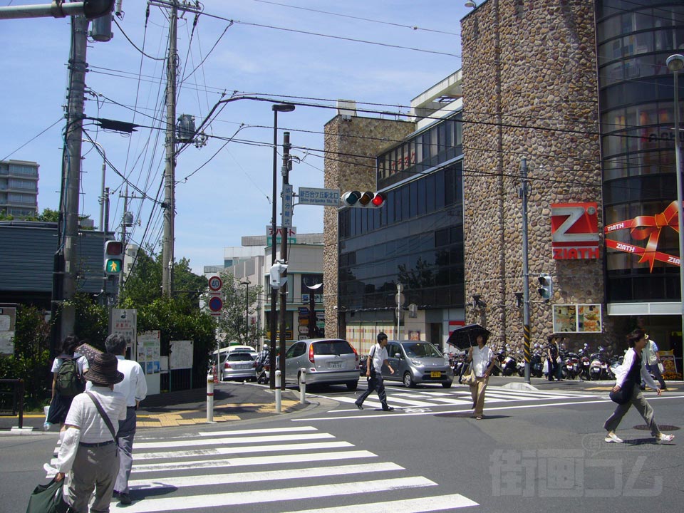 新百合ヶ丘駅北口交差点写真画像