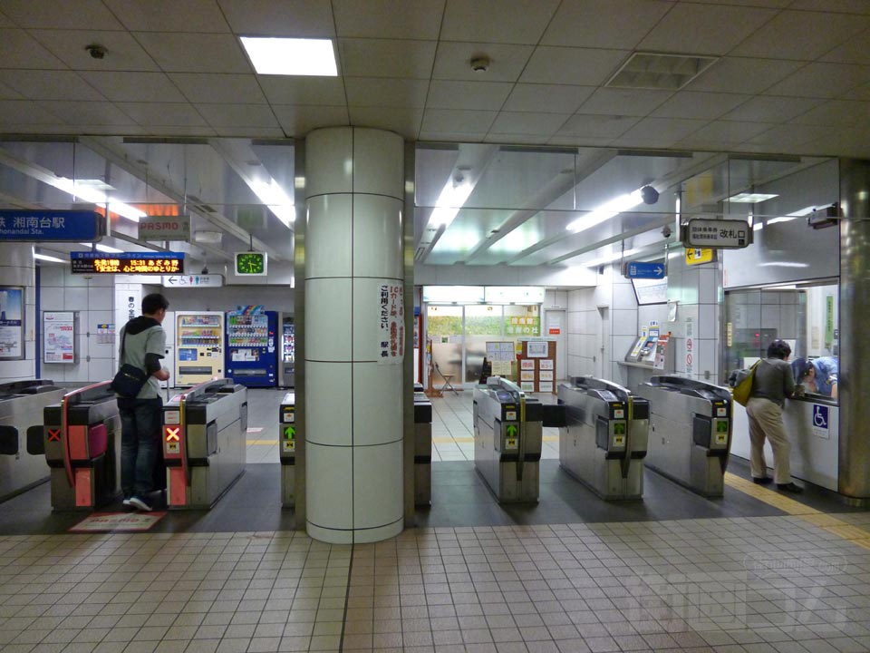 横浜市営地下鉄湘南台駅改札口