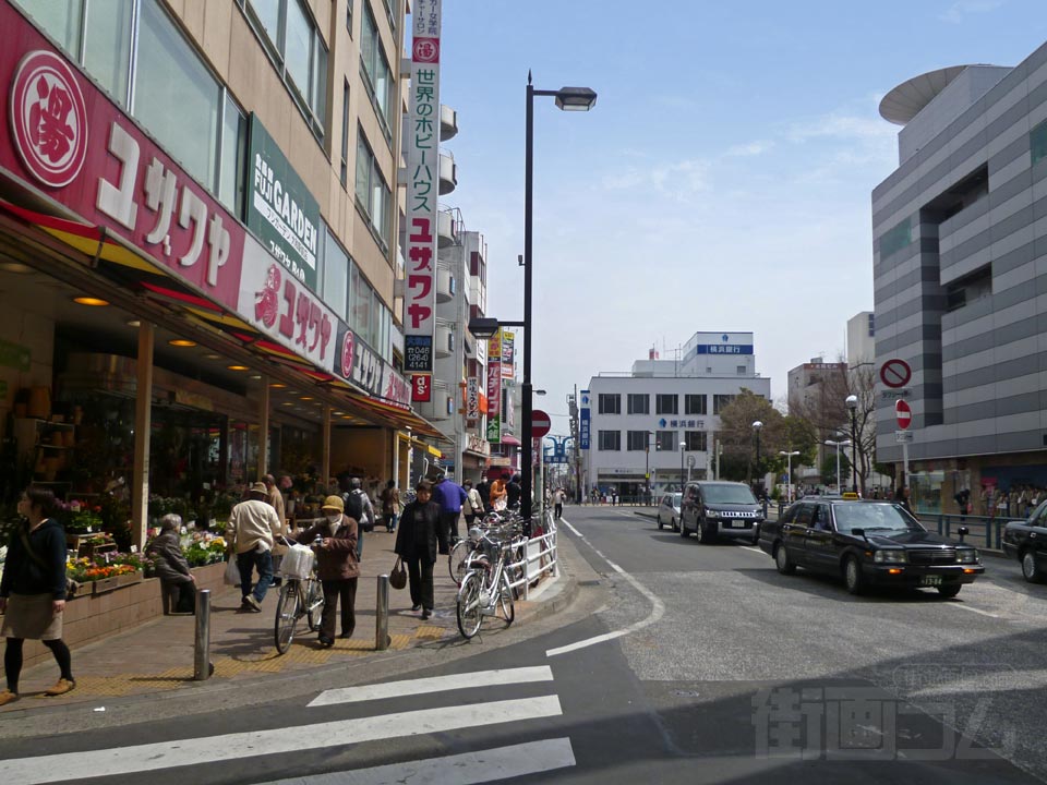 相鉄・小田急大和駅北口前