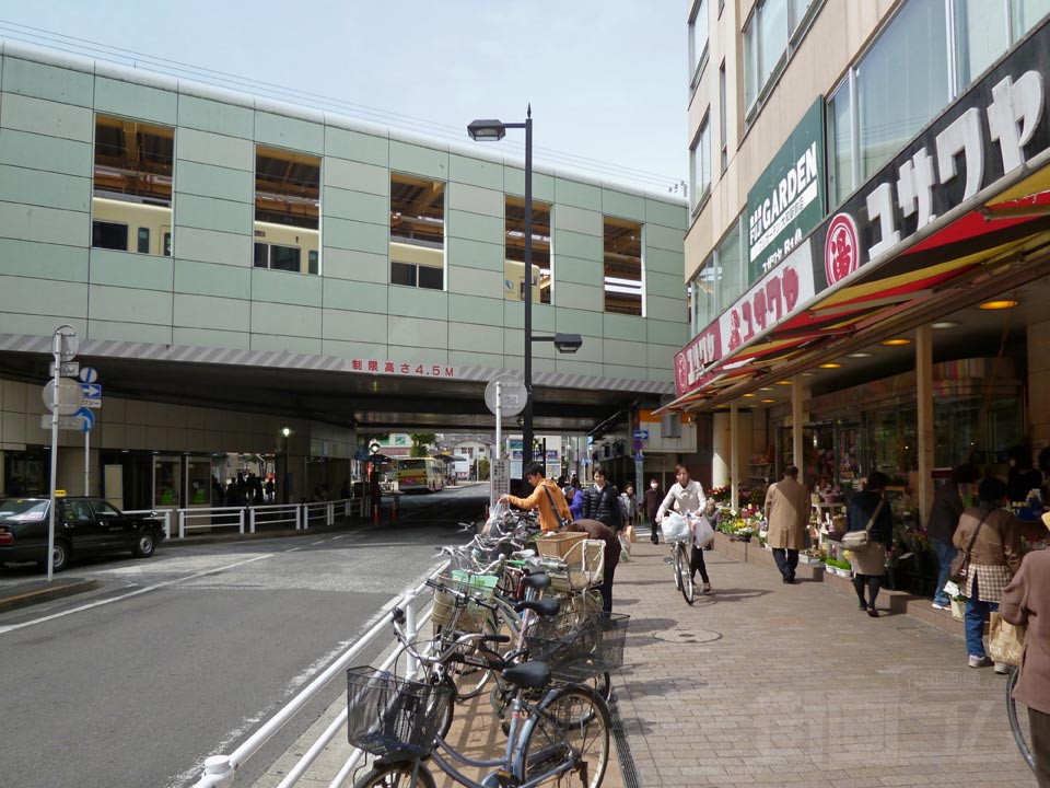 相鉄・小田急大和駅前