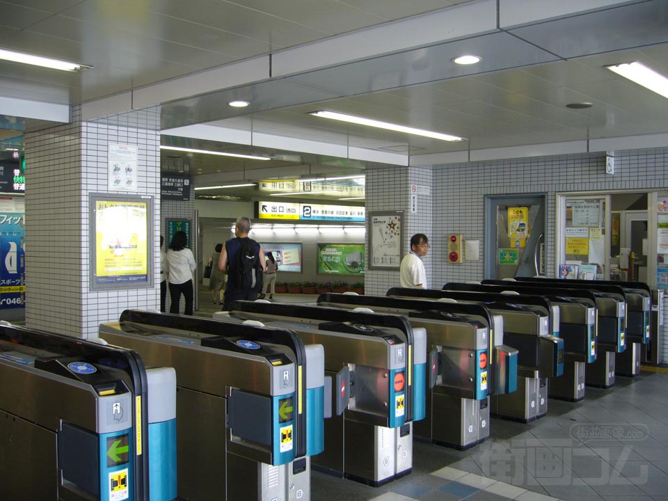 京急横須賀中央駅東口写真画像
