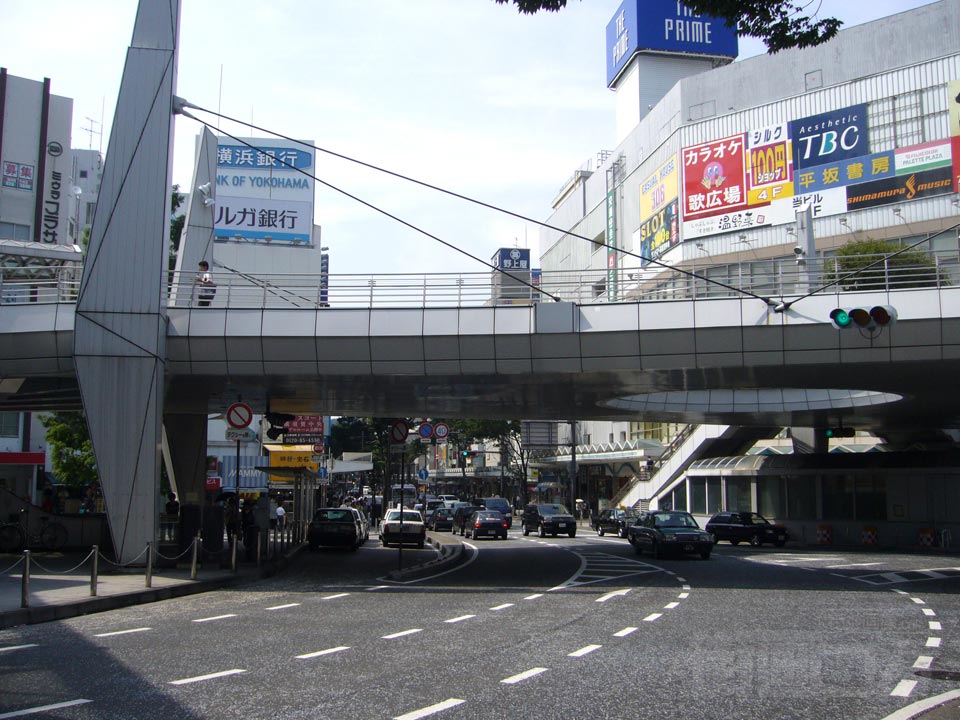 京急横須賀中央駅東口写真画像