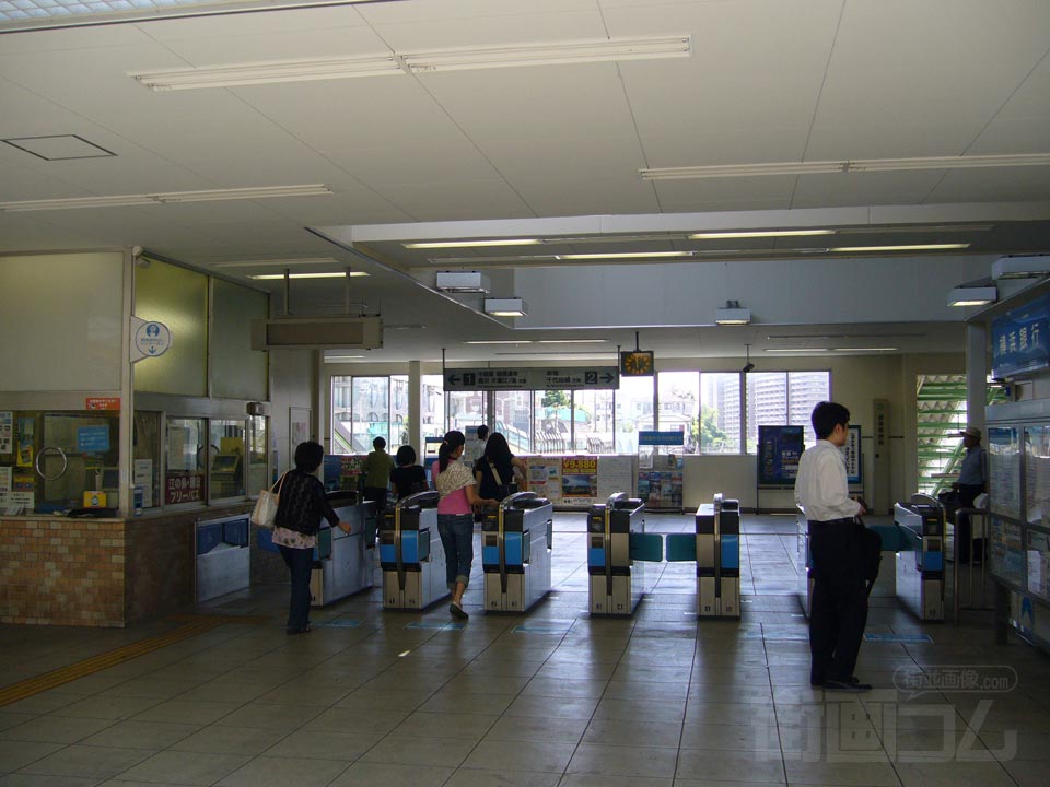 小田急百合ヶ丘駅改札口