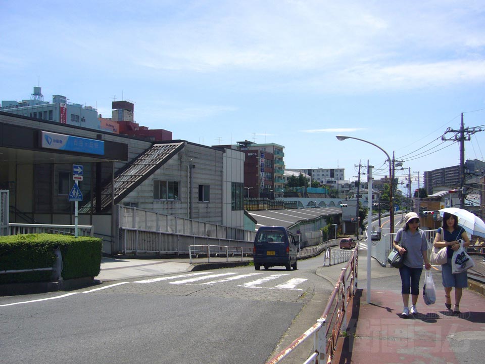 小田急百合ヶ丘駅北口前