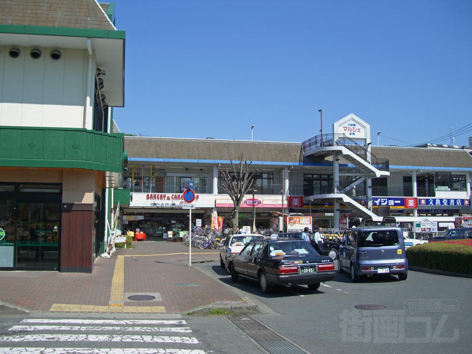 小田急座間駅東口前写真画像