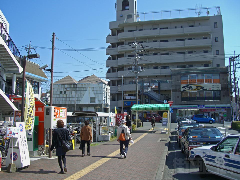 小田急座間駅東口前写真画像