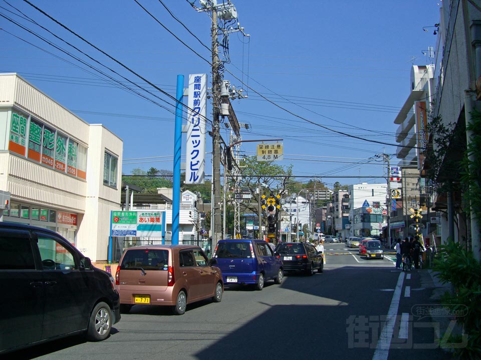 小田急座間駅西口前写真画像