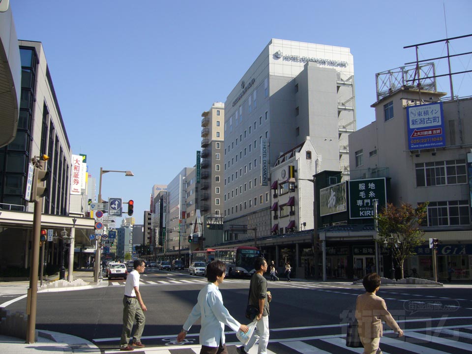 東掘交差点