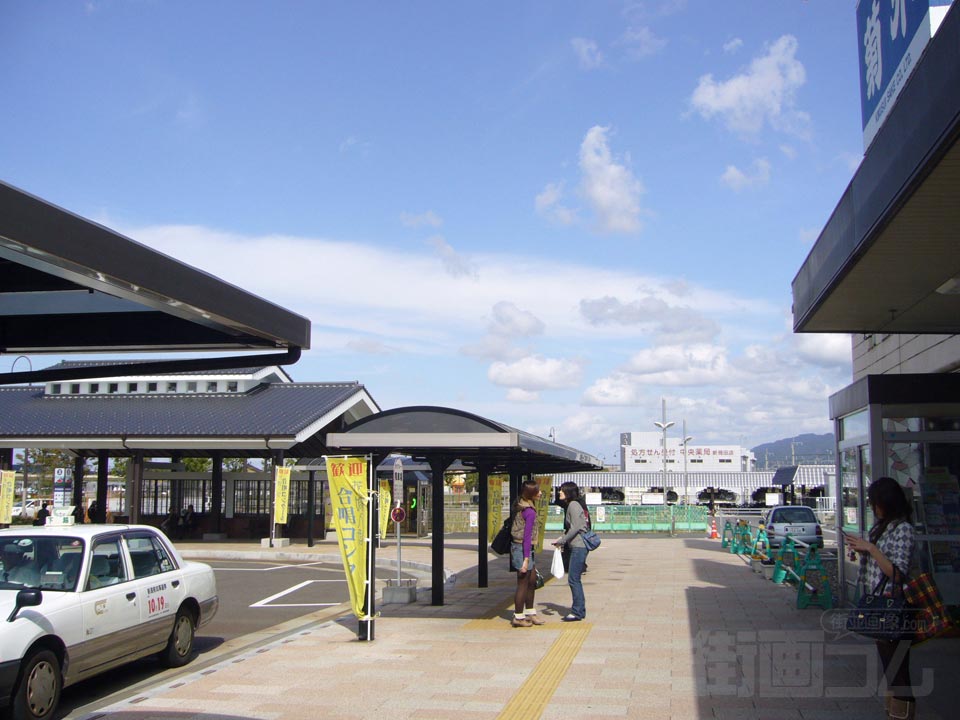 JR新発田駅前