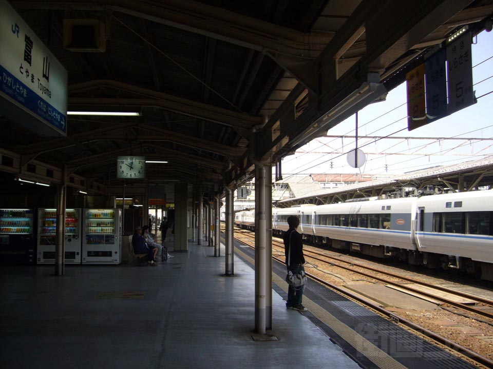 JR富山駅ホーム