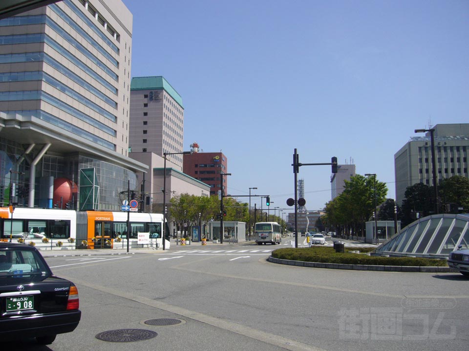 JR富山駅北口前