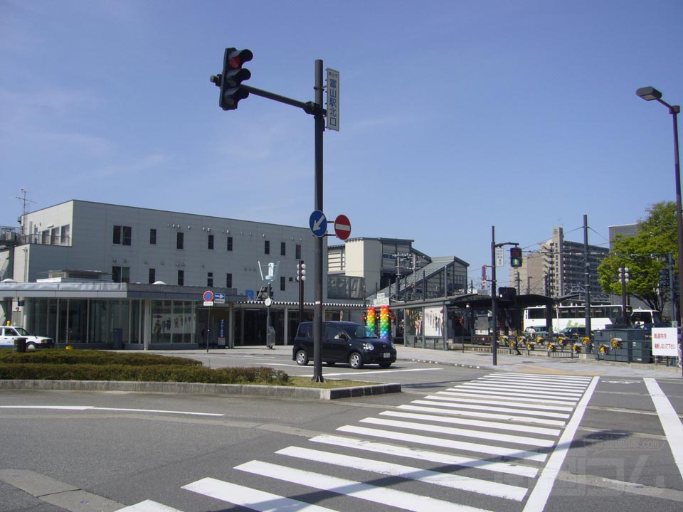 富山駅北口交差点