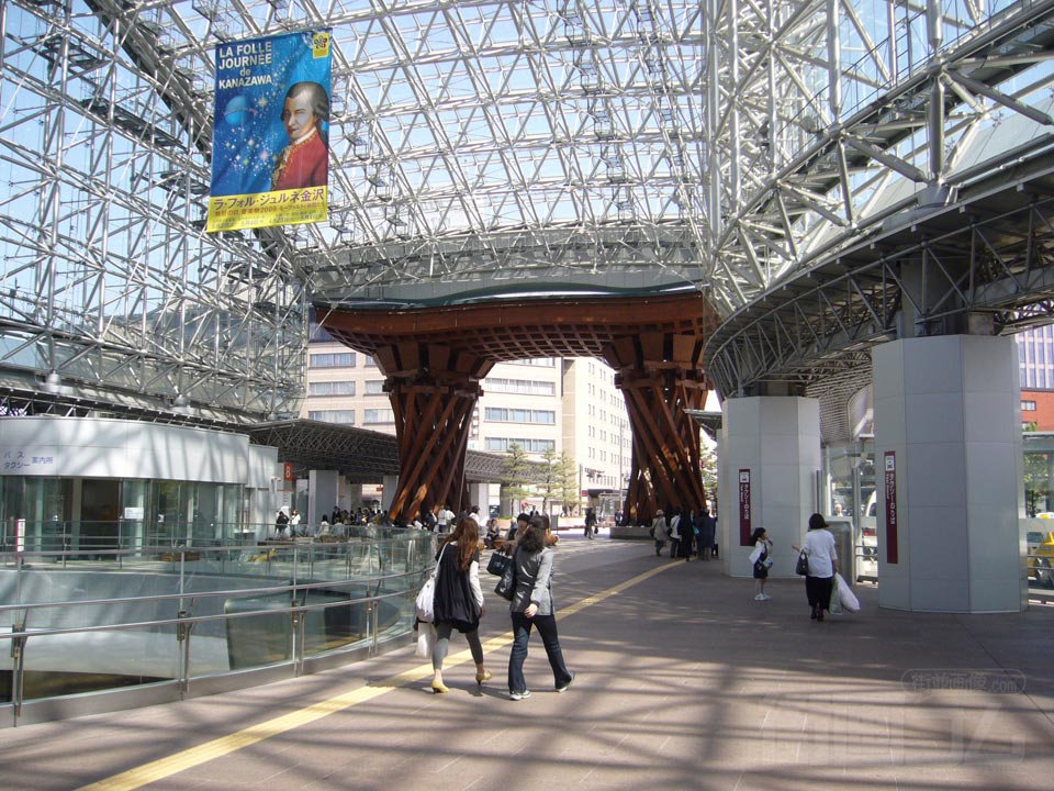 もてなしドーム・鼓門