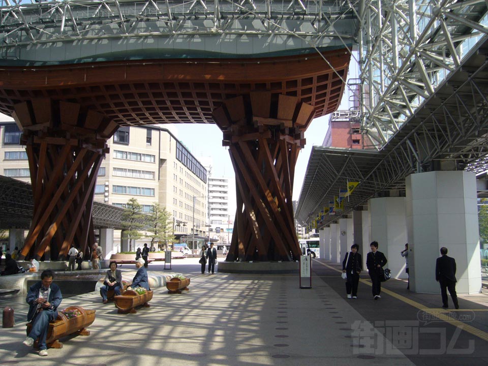 もてなしドーム・鼓門