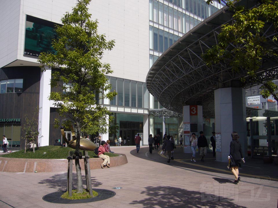JR・北鉄金沢駅前