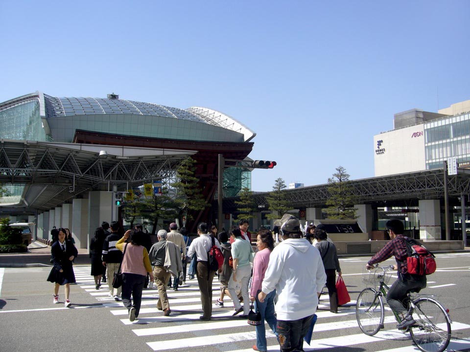 金沢駅前中央交差点