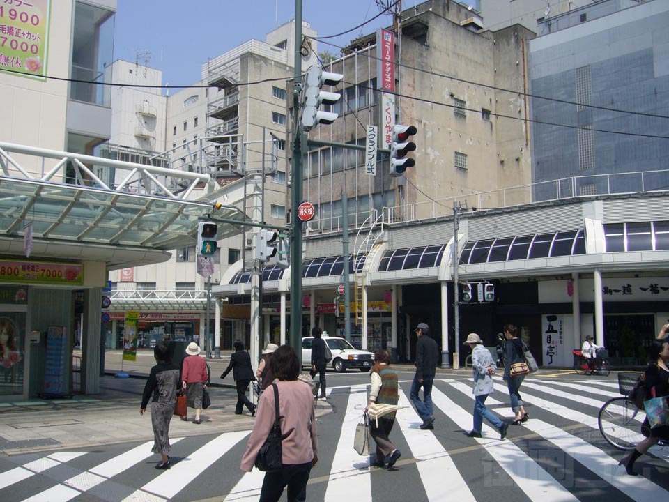 福井駅前スクランブル交差点