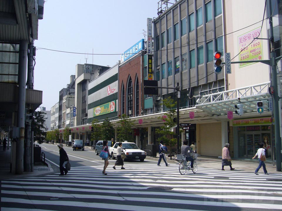 福井駅前スクランブル交差点