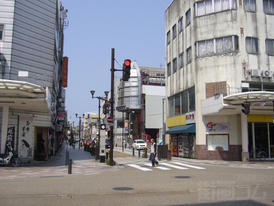 サンロード北の庄通り