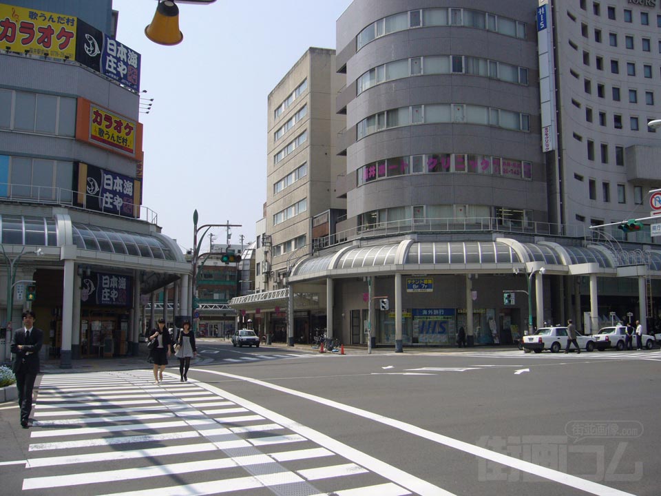 県庁入口交差点