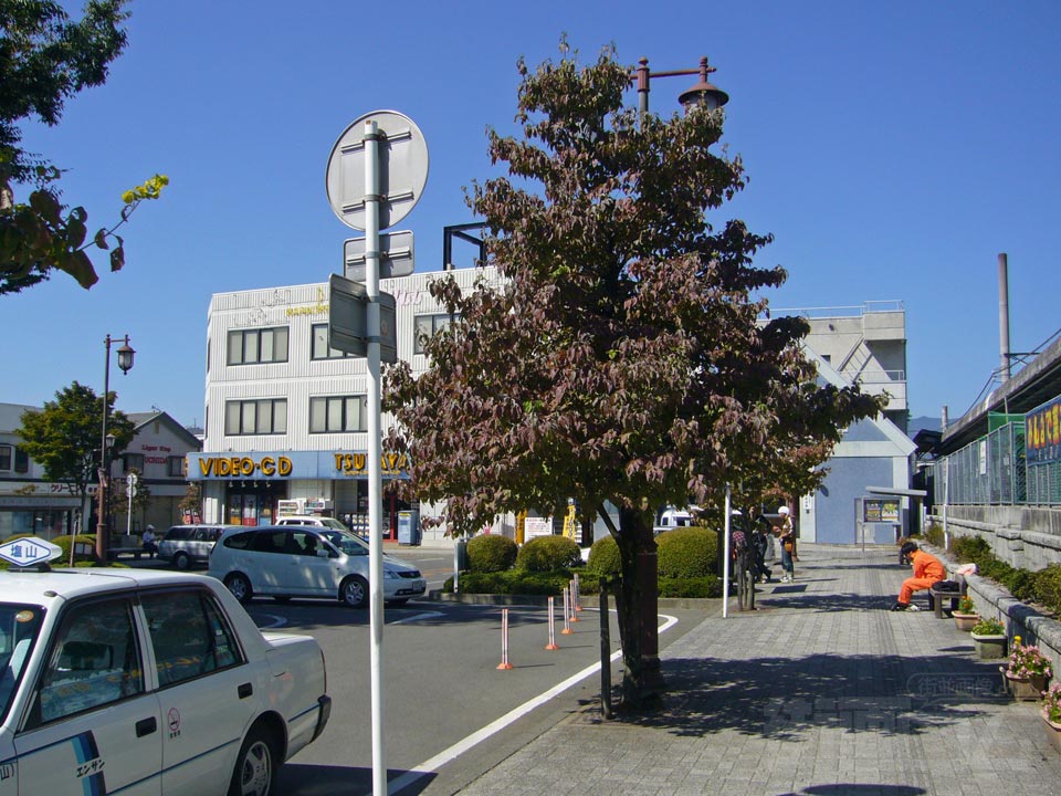 JR塩山駅南口前