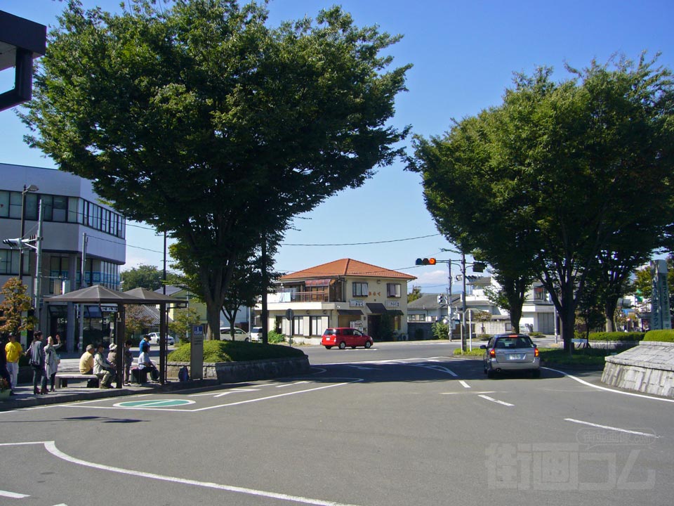 JR塩山駅南口前