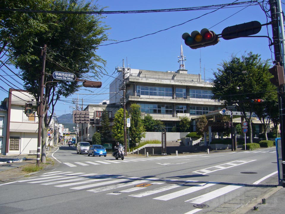 甲州市役所前交差点