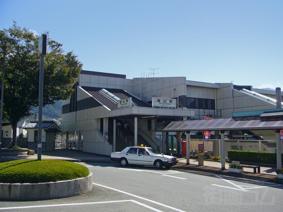 JR塩山駅北口