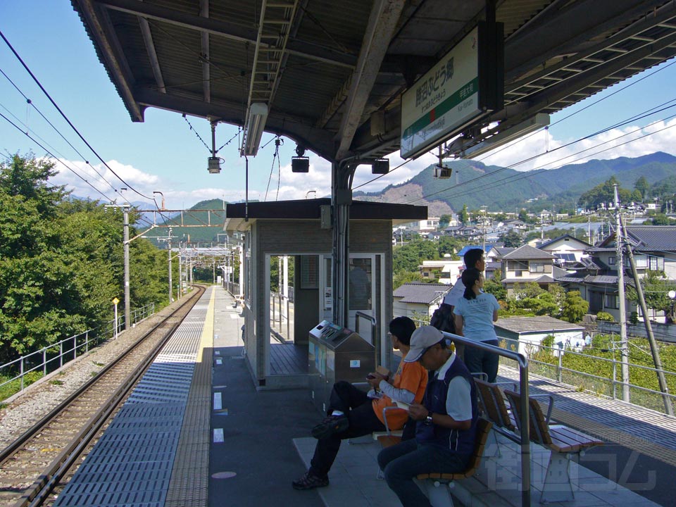 JR勝沼ぶどう郷駅ホーム写真画像