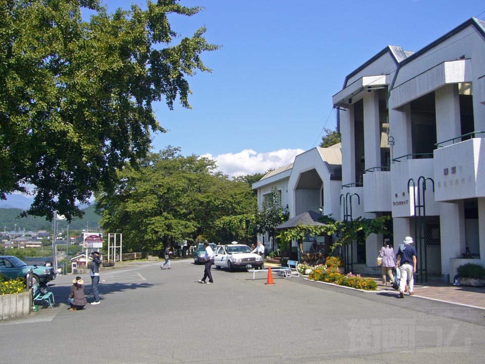 JR勝沼ぶどう郷駅前写真画像